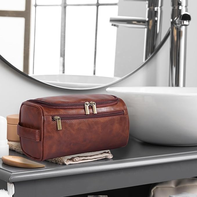 James | Men's Large Capacity Leather Toiletry Hanging Bag